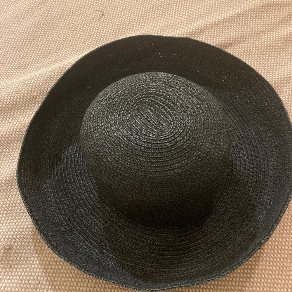 Floppy sun hat